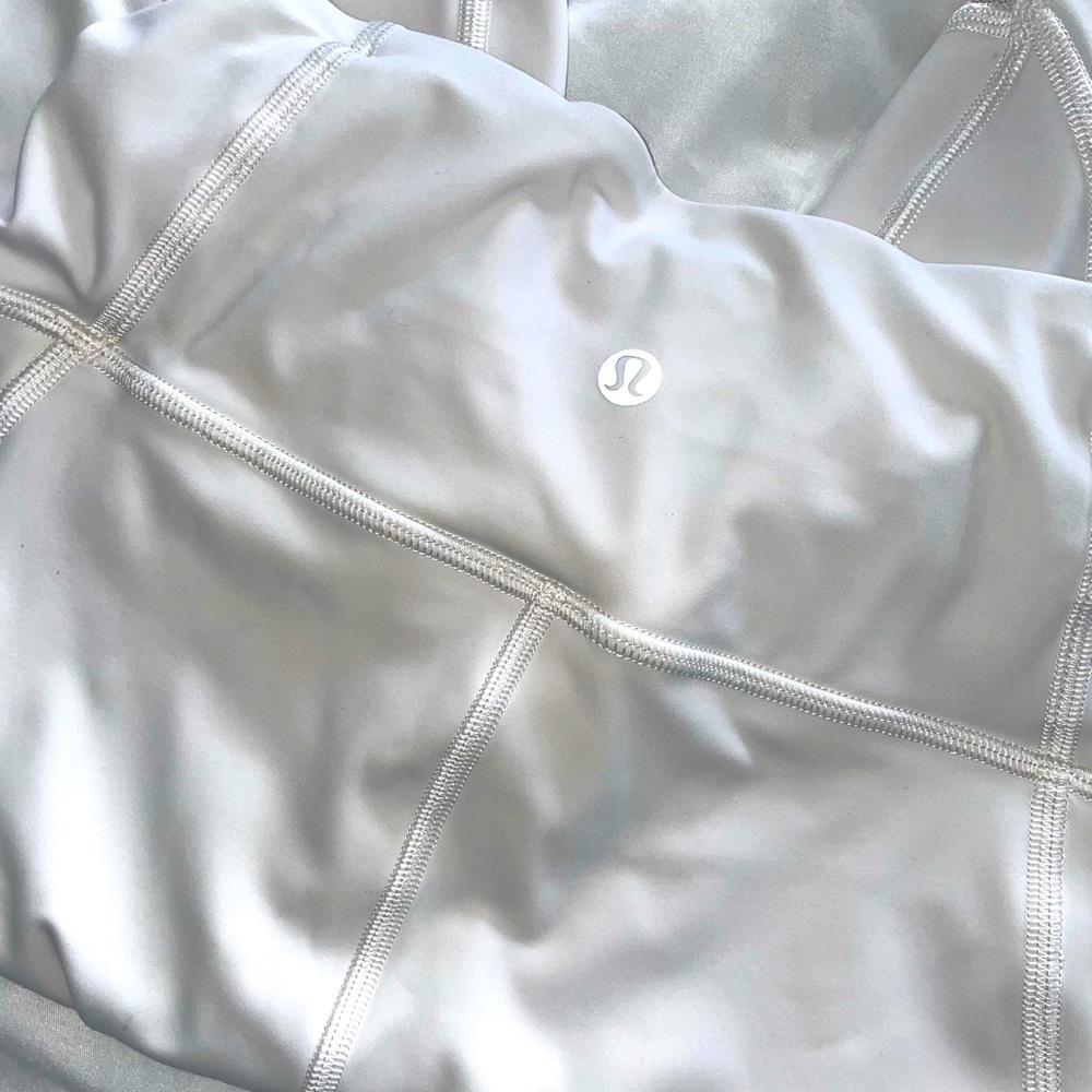 Lululemon Mesh 7/8 Leggings - Size 6 - RARE